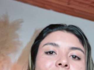KendallChert live webcam show
