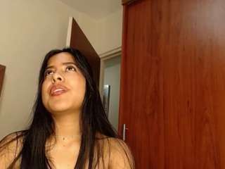 le modèle kendraa-c1 est en webcam porno dans un show sur le site camsoda, il possède les tags suivants: ahegao,spank,petite,pov,pussy,raven hair,sexy,small,strip,no smoking,striptease,tattoos,tease,teen 18,toys,twerk,young adult,orgasm,naked,anal