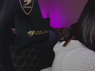 mia-dollz's CamSoda show and profile