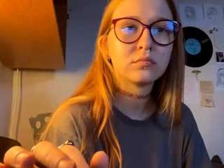 pauleneboeck's CamSoda show and profile