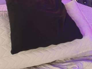 Ce modèle est en direct maintenant. alice-santos