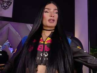 elijoness's CamSoda show and profile