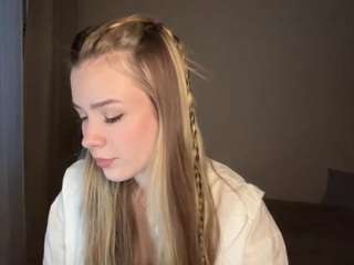 isabellanovak's CamSoda show and profile