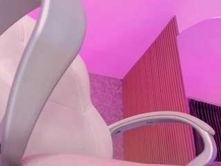 Live webcam model kloe-priston on Soda Cams