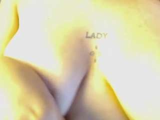 Acest model este live acum. ladymooncs