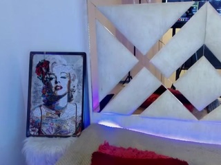 Ce modèle est en direct maintenant. ladymooncs