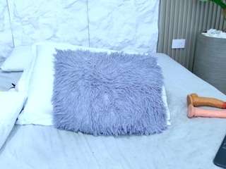 Live webcam model nahomii-williams on Soda Cams