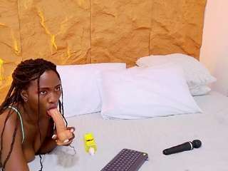 nahomii-williams Live Webcam on CamSoda