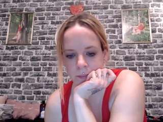 xhotmilf87x Live Webcam on CamSoda