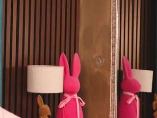 anyahappiness's CamSoda show and profile