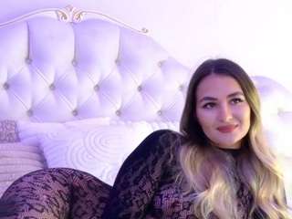 blondeenigma Live Webcam on CamSoda