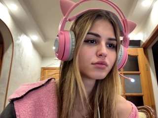 elvakiebala Live Webcam on CamSoda