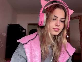 Live webcam model elvakiebala on Soda Cams