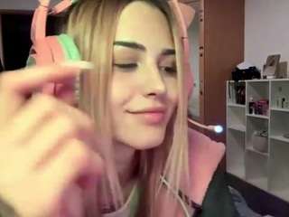 elvakiebala from CamSoda