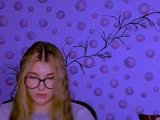 mary-moon live cam profile