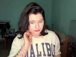 melainevalletta Live Webcam on CamSoda