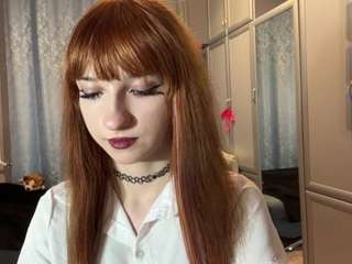 neliaburroughs's CamSoda show and profile