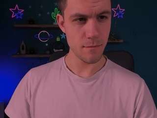 le modèle neo-raze1 est en webcam porno dans un show sur le site camsoda, il possède les tags suivants: anal toys,outside,fetish,handjob,jerk off,muscular,no drinking,no smoking,orgasm,roleplay,english,sexting,slave,spank,submissive,tease,teen boy 18,white,femboy,drinking