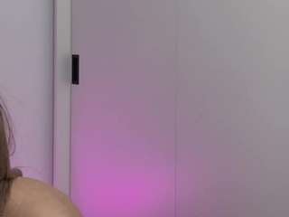 Live webcam model sophiewild1 on Soda Cams