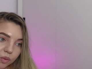 Live webcam model sophiewild1 on Soda Cams