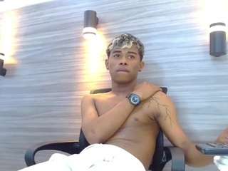 tonnymarck's CamSoda show and profile