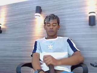 tonnymarck's CamSoda show and profile