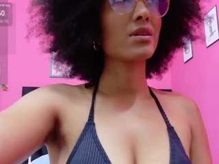 violetaamartinsss's CamSoda show and profile