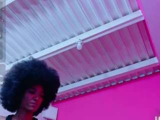 violetaamartinss... Live Webcam on CamSoda