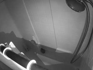 voyeurcam-whitneyoc-shower