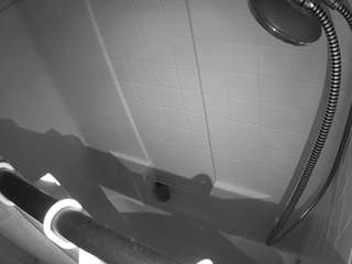 voyeurcam-whitneyoc-shower