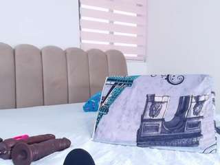 ashly-ml's CamSoda show and profile