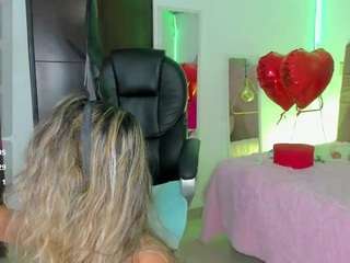 bunny-glow Live Webcam on CamSoda