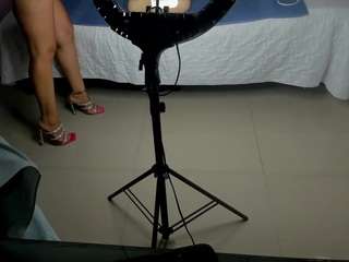 Bunny-Glow live cam preview