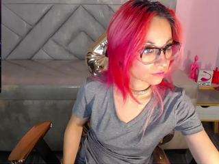 abril-ch's CamSoda show and profile