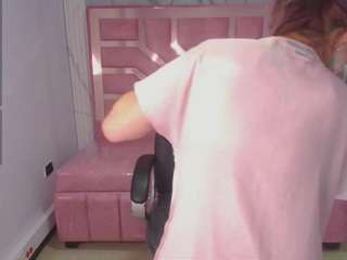 abril-ch Live Webcam on CamSoda