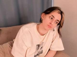 Live webcam model georgettekeams on Soda Cams