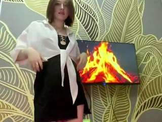 izolacoster's CamSoda show and profile