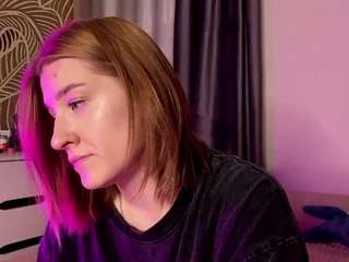 izolacoster's CamSoda show and profile