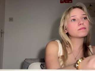 karenwiechmann Live Webcam on CamSoda