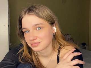 katerinepulkkinen's CamSoda show and profile