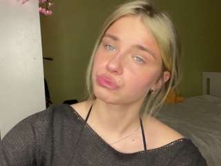 katerinepulkkine... Live Webcam on CamSoda