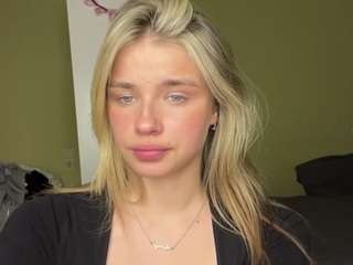 katerinepulkkinen, female webcam model,  years old, on live webcam