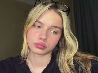 Ce modèle est en direct maintenant. katerinepulkkinen