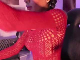 scarlet-vixen