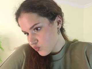 Live webcam model lili-torin on Soda Cams