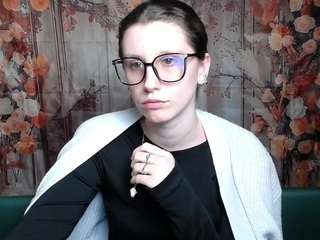 lilianashine's CamSoda show and profile