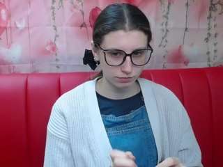 lilianashine's CamSoda show and profile