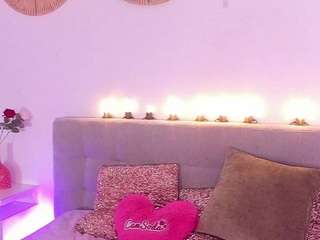 Live webcam model gabby-reyes1 on Soda Cams