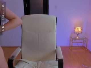 peanughty's CamSoda show and profile