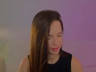该模特正在直播。 aileenbutremovic